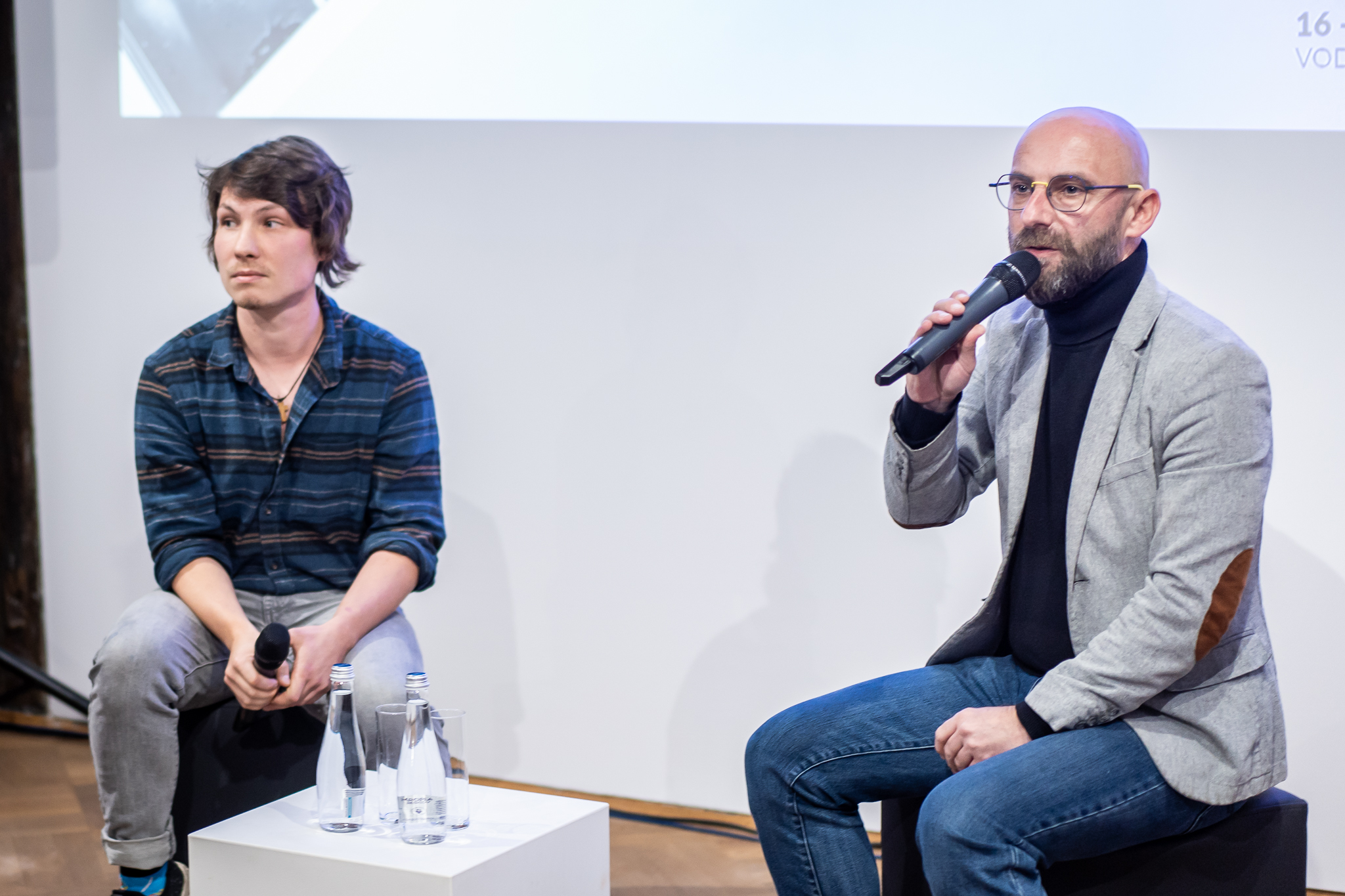 Prezentacje konkursowych reportaży telewizyjnych. Na zdjęciu od lewej: Tomasz Porębski i Marcin Kwintkiewicz, fot. Asia Karp.